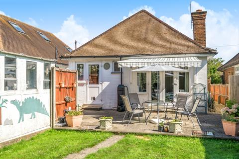 104 Cannonbury Avenue, Pinner, HA5 1TT