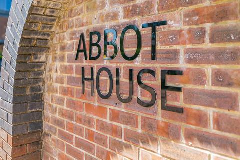 1 bedroom flat for sale, Abbey View, Everard Close, St Albans, AL1