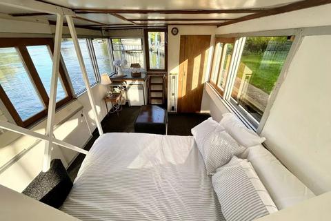 1 bedroom houseboat for sale, Hamm Court, Weybridge, KT13