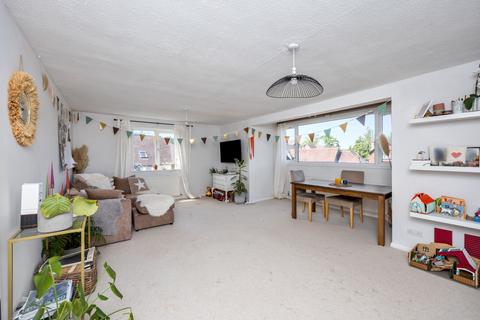 2 bedroom flat for sale, Lewes Road, Forest Row RH18