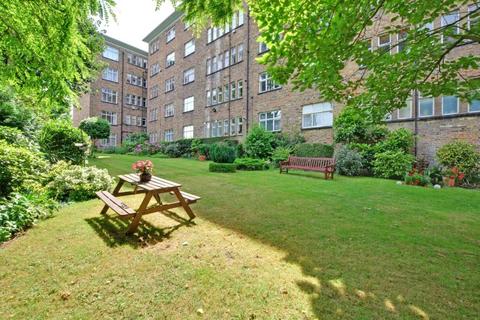 3 bedroom apartment for sale, The Lawns, Lee Terrace, Blackheath, London, SE3