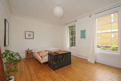 2 bedroom flat to rent, Consort Road Peckham  SE15