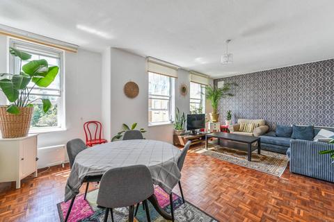 3 bedroom flat for sale, Vicarage Crescent, Battersea Square, London, SW11