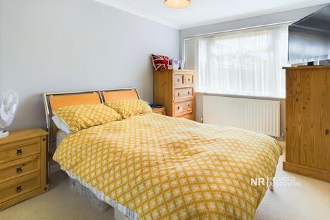 20 Kelvin Close, Epsom, KT19 9JE