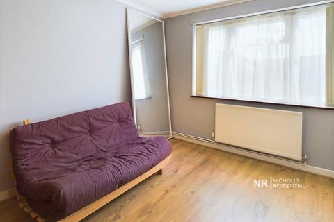 20 Kelvin Close, Epsom, KT19 9JE