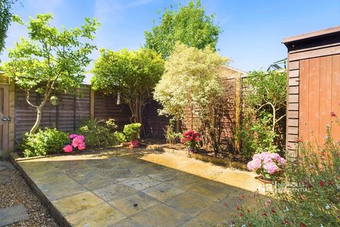 20 Kelvin Close, Epsom, KT19 9JE