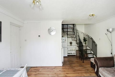 1 bedroom end of terrace house for sale, Buchans Lawn, Crawley, West Sussex. RH11 9NZ