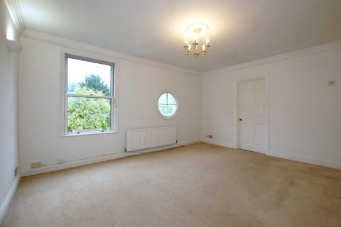 2 bedroom penthouse to rent, 6 Warren Avenue, BROMLEY, BR1