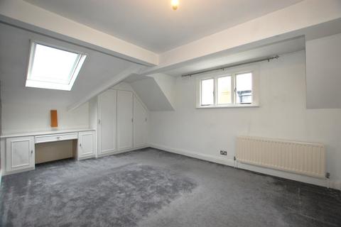 2 bedroom penthouse to rent, 6 Warren Avenue, BROMLEY, BR1