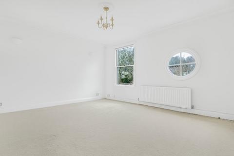 2 bedroom penthouse to rent, 6 Warren Avenue, BROMLEY, BR1