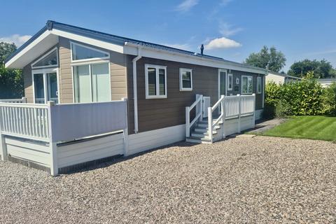 2 bedroom lodge for sale, Ely, Cambridgeshire