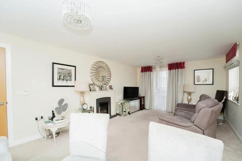 2 bedroom apartment for sale, Moorfield Road, Uxbridge UB9