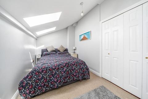 2 bedroom flat for sale, Stockwell Green, Stockwell