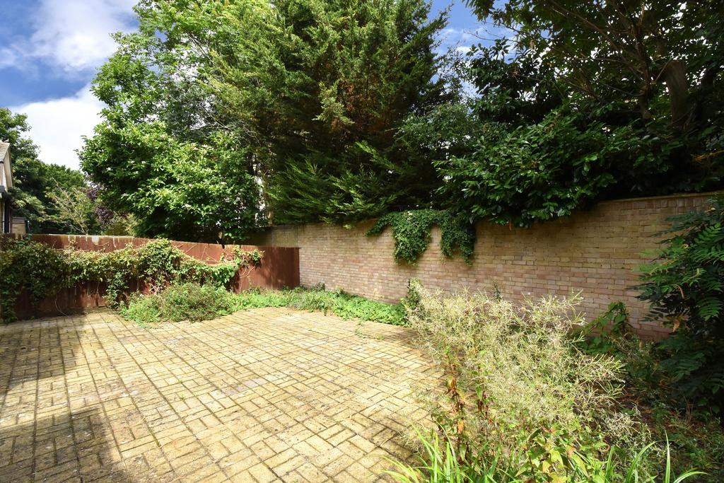 South East facing Courtyard Garden