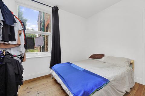 2 bedroom flat for sale, Wetherden Street, London E17