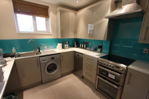 2 bedroom flat to rent, Wellesley Court, Maida Vale, London W9