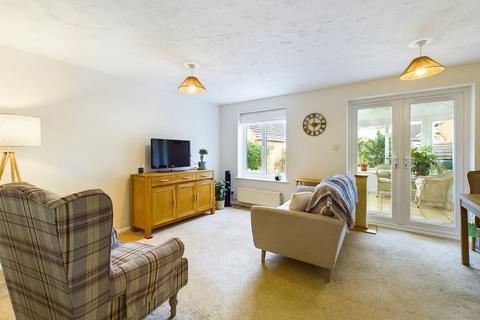 21 Campbell Close, Towcester, NN12 7AW