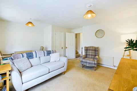 21 Campbell Close, Towcester, NN12 7AW
