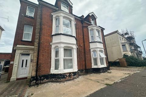 Studio to rent, Colne Road , Clacton-On-Sea CO15