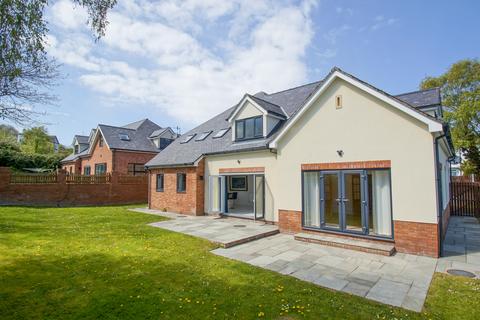 4 bedroom detached house for sale, Vicarage Avenue, Llandudno LL30