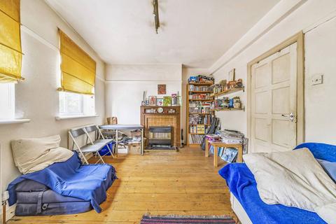 1 bedroom flat for sale, Hanley Road, Stroud Green, London, N4