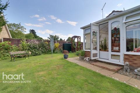 2 bedroom detached bungalow for sale, The Hollies, Clenchwarton