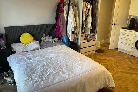 Studio to rent, Colville Road, High Wycombe HP11