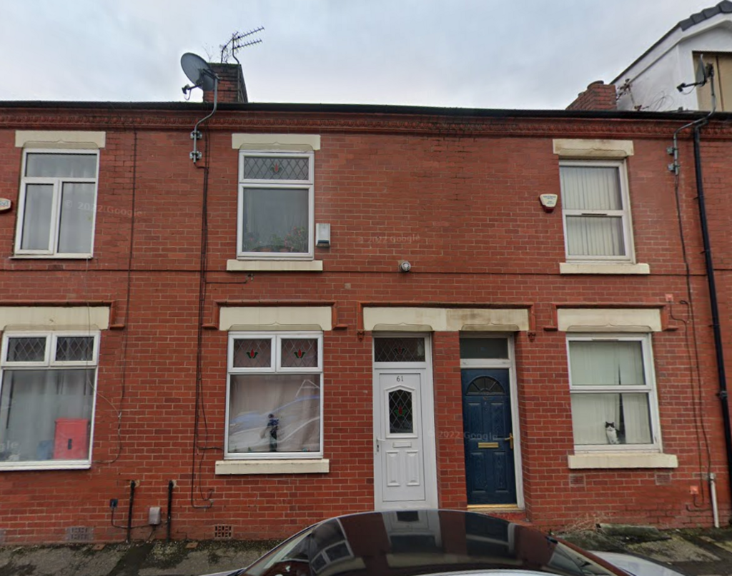 61 Levens External.png