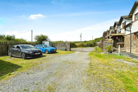 6 bedroom semi-detached house for sale, Trimsaran Road, Pen-Y-Mynydd, Llanelli, Carmarthenshire, SA15