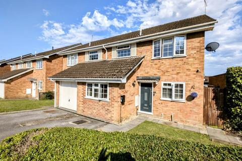 30 Ashmead, Bordon, GU35 0TL
