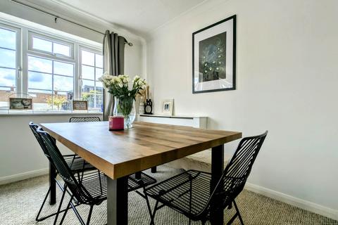 30 Ashmead, Bordon, GU35 0TL