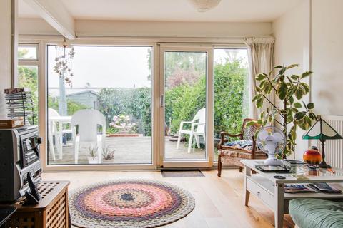 14 Bishops Drive, Lewes, BN7 1HA