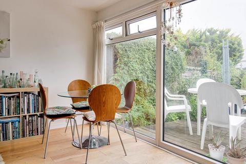 14 Bishops Drive, Lewes, BN7 1HA