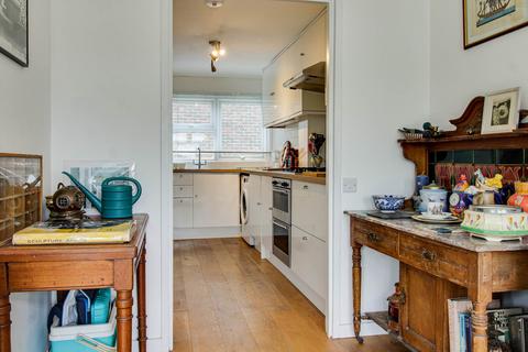 14 Bishops Drive, Lewes, BN7 1HA