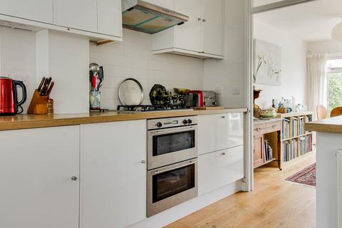 14 Bishops Drive, Lewes, BN7 1HA