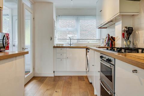14 Bishops Drive, Lewes, BN7 1HA