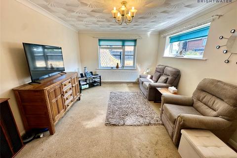 2 bedroom bungalow for sale, Parsonage Barn Lane, Ringwood, Hampshire, BH24