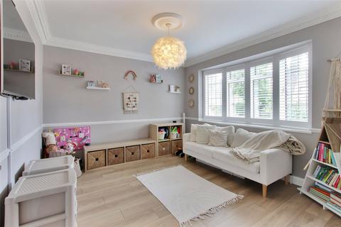 15 Old Downs, Hartley, Longfield, DA3 7AA