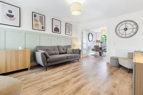 33 Castlegate Avenue, Dumbarton, G82 1AL
