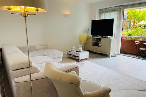 2 bedroom flat for sale, William Morris Way, Fulham