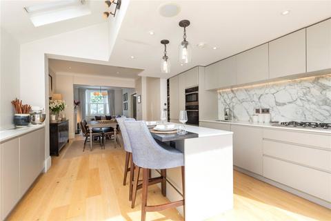 4 bedroom terraced house to rent, Battersea High Street, London, SW11