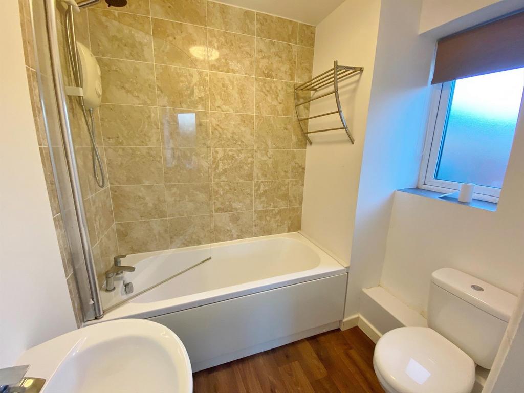 B athroom