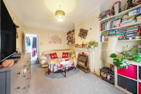 2 bedroom flat for sale, Queens Road, Aldershot