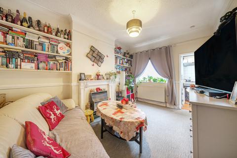 2 bedroom flat for sale, Queens Road, Aldershot