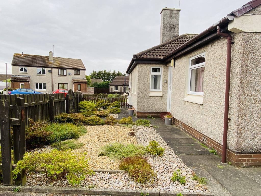 29 Woodley Court, Cargenbridge, DG2 8 PH - Braidwoo