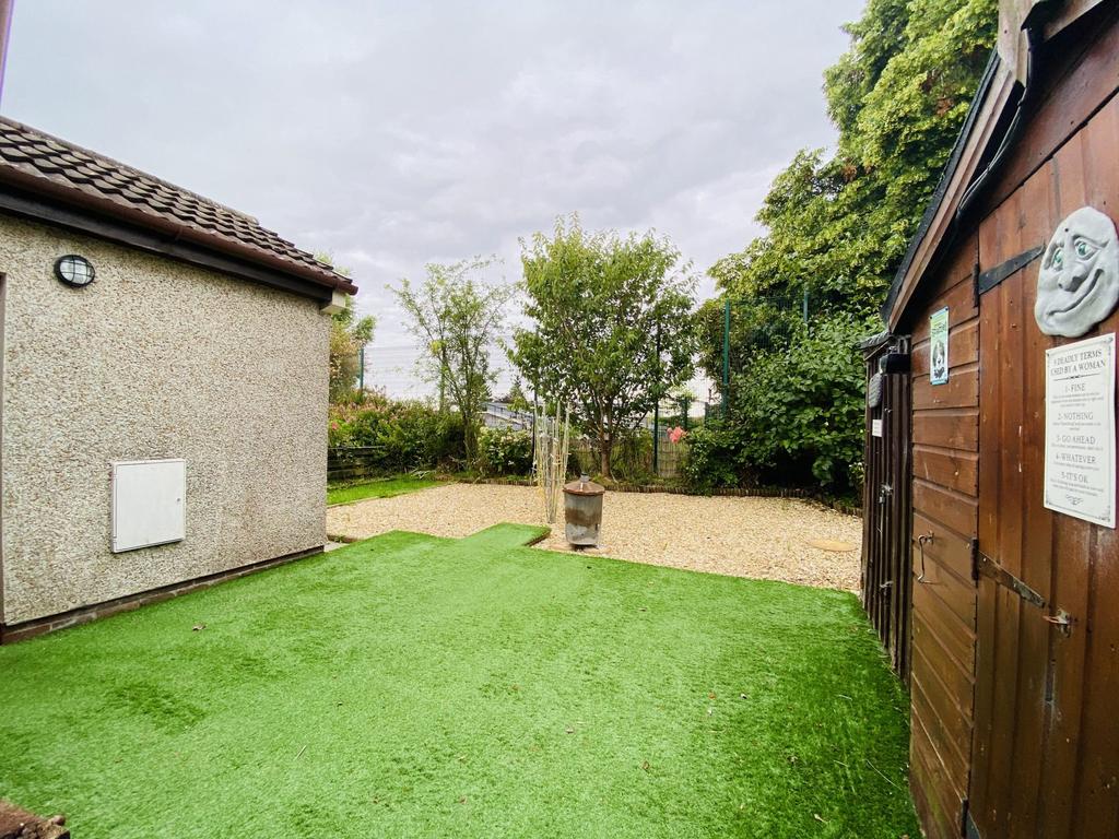 29 Woodley Court, Cargenbridge, DG2 8 PH - Braidwoo