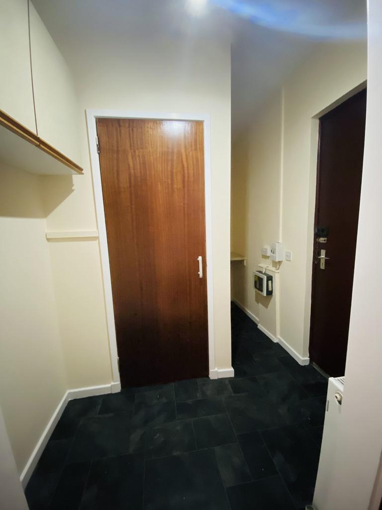 29 Woodley Court, Cargenbridge, DG2 8 PH - Braidwoo