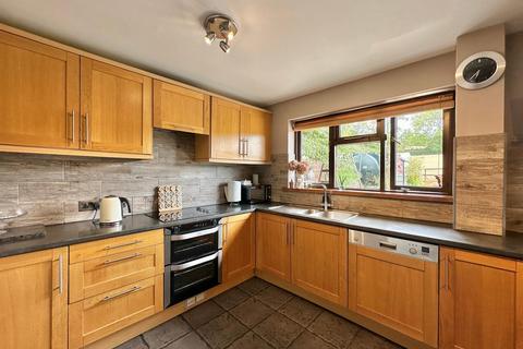 4 bedroom detached house for sale, Lewis Way, Peterchurch, Hereford, HR2