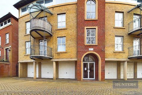 2 bedroom flat for sale, Alcantara Crescent, Ocean Village, SO14