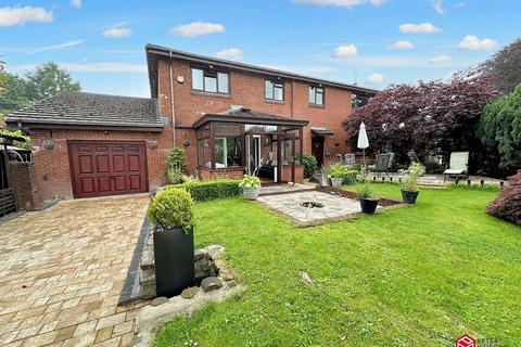 6 bedroom detached house for sale, Long Street, Ystradgynlais, City And County of Swansea. SA9 1RP